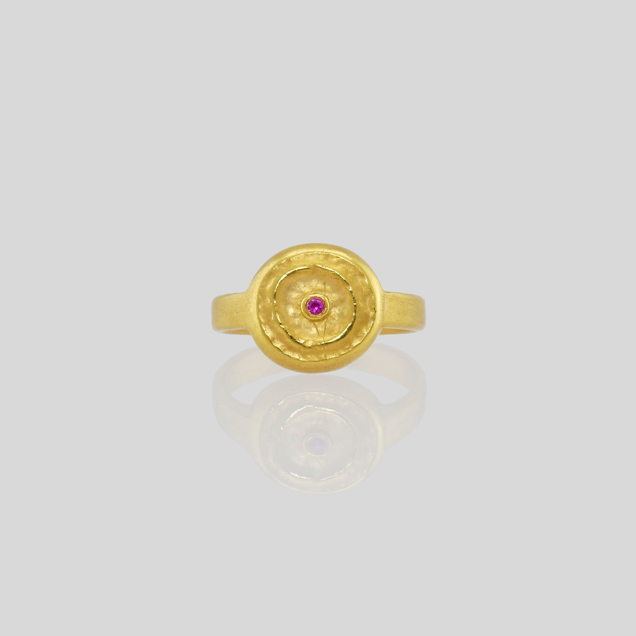 Front view of Handmade 18k Gold ring with a central Ruby, exuding vintage charm reminiscent of the Egyptian pharaohs' era.